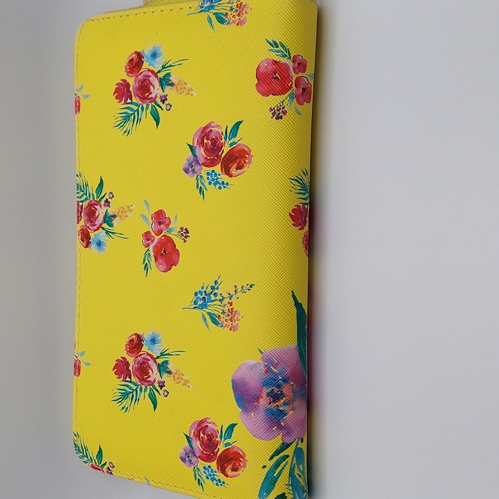 Betsey Johnson Yellow Floral Wristlet Clutch, GC, 8"x4.5". - Picture 3 of 10